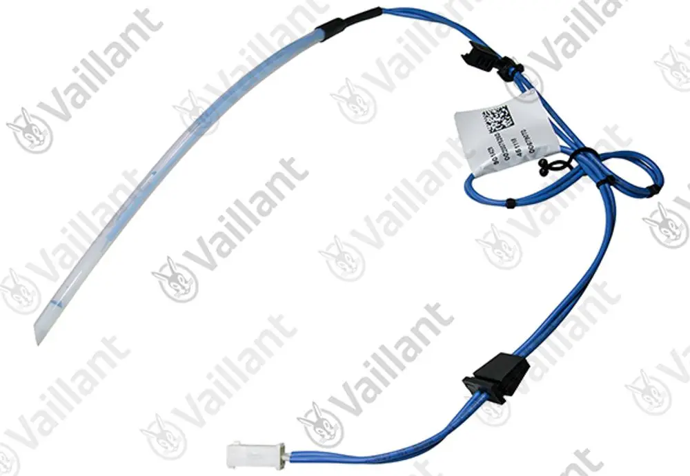 Vaillant Temperature begrenzer mit transparentem Schlauch und blauen Kabeln, ausgestattet mit einem Stecker. Kabelverlegung sichtbar, Teile sind miteinander verbunden.